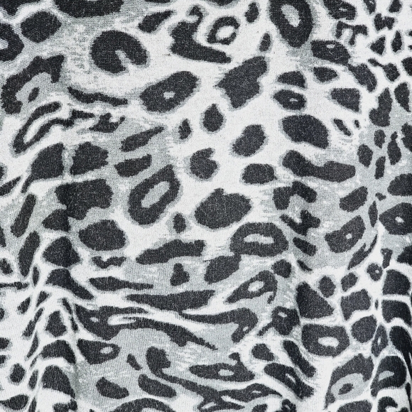 Coco Roja Black & Gray Animal Print Sleeveless Sweater Vest Top Size Large - Picture 4 of 12